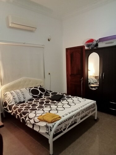 Comfortable, well-located apartment
