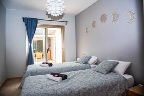 3 bedrooms, in-room safe, travel cot, free WiFi