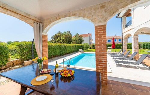 Beautiful home in Muline with sauna