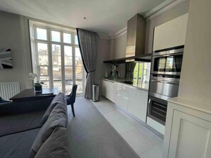 1 bedroom, free WiFi, bed sheets - Immaculate 1-bed Apartment in Windsor (Windsor)