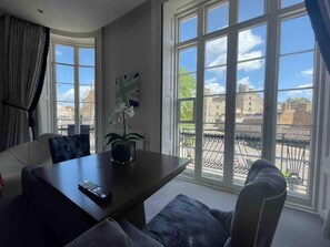 Living room - Immaculate 1-bed Apartment in Windsor (Windsor)