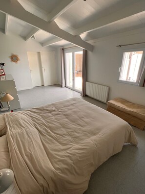 3 chambres, accès au Wi-Fi (inclus), accessible en fauteuil roulant