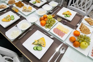 Desayuno típico de la región gratuito y diario