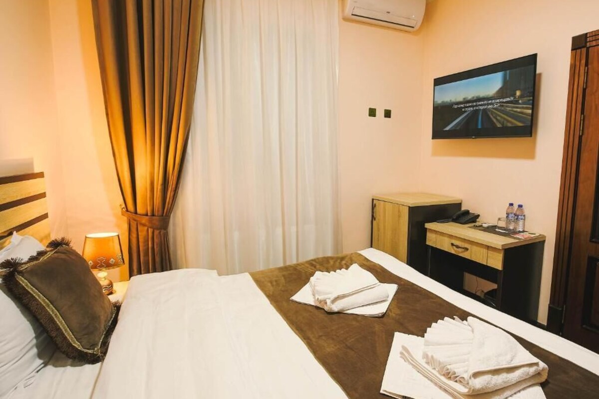 Desk, free WiFi, bed sheets