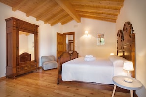 4 Schlafzimmer, Bügeleisen/Bügelbrett, kostenloses WLAN, Bettwäsche