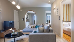 Design-Haus, 3 Schlafzimmer, Meerblick | Wohnbereich | Fernseher