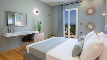 3 bedrooms, in-room safe, iron/ironing board, bed sheets