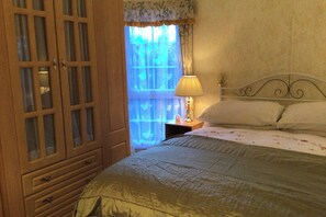 2 bedrooms, bed sheets