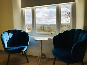 Casa | Sala de estar | Televisión y chimenea 