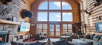 Gorgeous, remote lodge on 100+ acres, 15 min from downtown Indiana