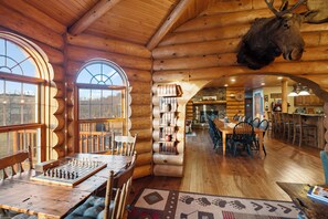 Dining - Gorgeous, remote lodge on 100+ acres, 15 min from downtown Indiana (Indiana)