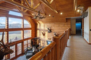 Interior - Gorgeous, remote lodge on 100+ acres, 15 min from downtown Indiana (Indiana)