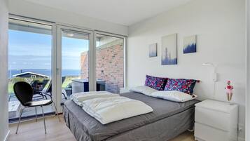 3 bedrooms, travel crib, free WiFi