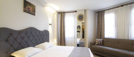 Superior tweepersoonskamer | Lakens van Egyptisch katoen, luxe beddengoed, een minibar