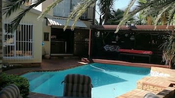 House | Pool