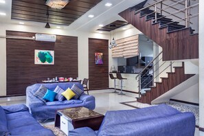 Fernseher, Stereoanlage