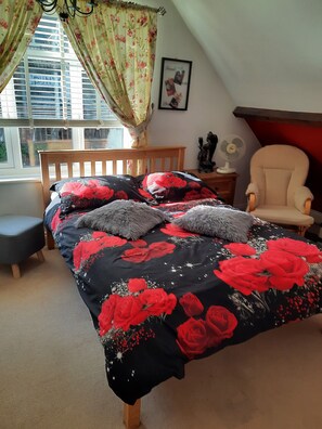 2 Schlafzimmer, Bügeleisen/Bügelbrett, kostenloses WLAN, Bettwäsche