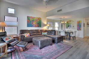Smart TV - Close To Golf Courses & Trails | Fountain Hills Home | Great Monthly Rates (Fountain Hills)
