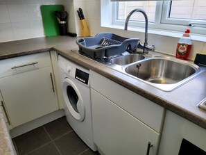 公寓 | 私人廚房 | 電冰箱、微波爐、烤箱、爐台