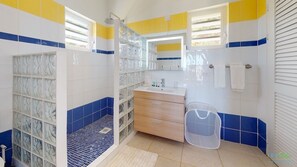 淋浴設備、風筒、提供毛巾