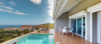 ☀️🌴Breezy Bird by IRE Vacations - Cozy 2 bedroom Villa with Private Pool