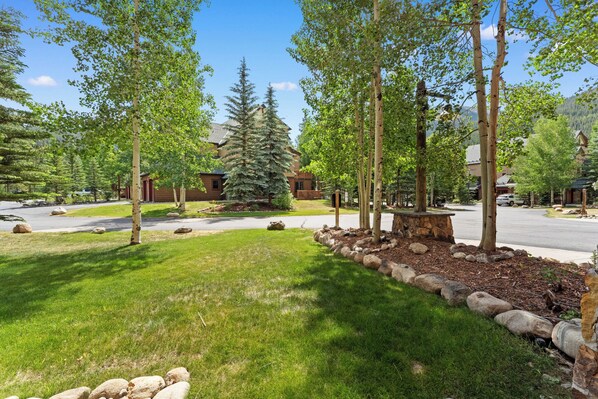 Property grounds - Condo in River Run Village Only Walking Distance to Surrounding Lifts! (Keystone)