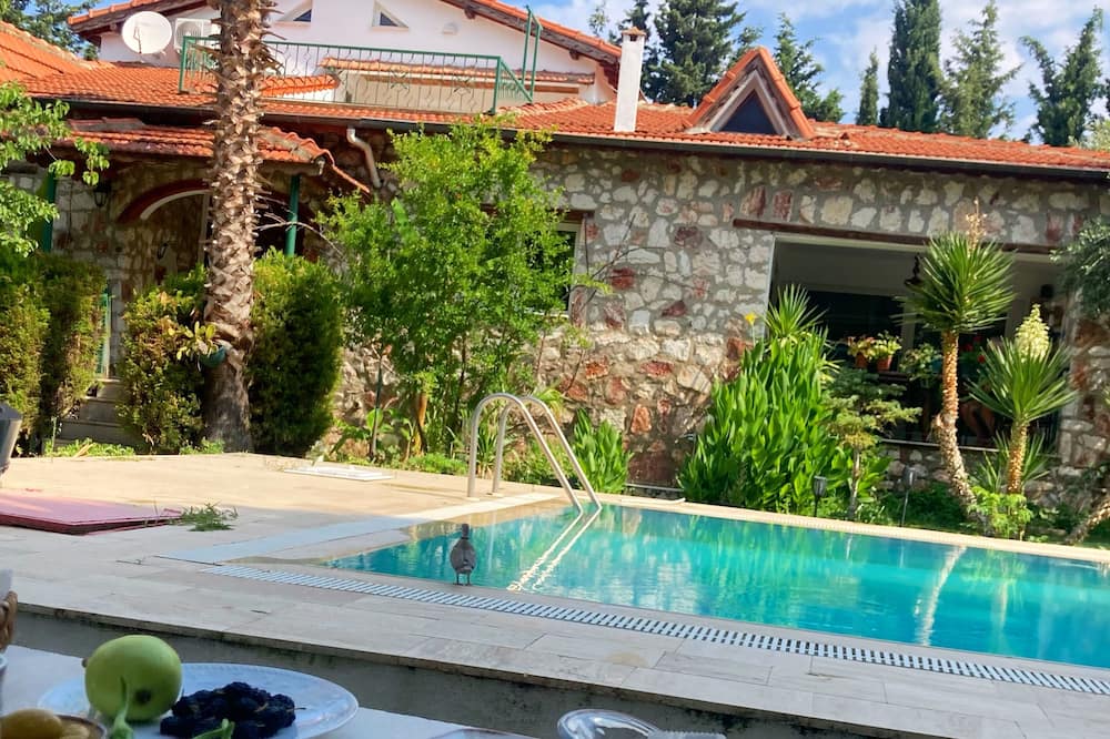 Urla Bella