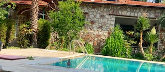 Urla Bella