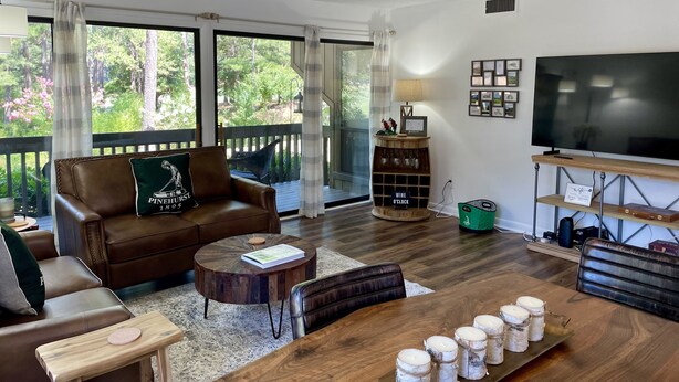 Living area - La Vie No.2: 2  BR, 2  BA Condominium in Pinehurst, Sleeps 4 (Pinehurst)