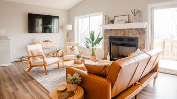 Smart-tv, eldstad och tv-spel