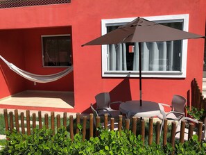 Outdoor dining - Apartamento na região de Guarajuba (Camaçari)