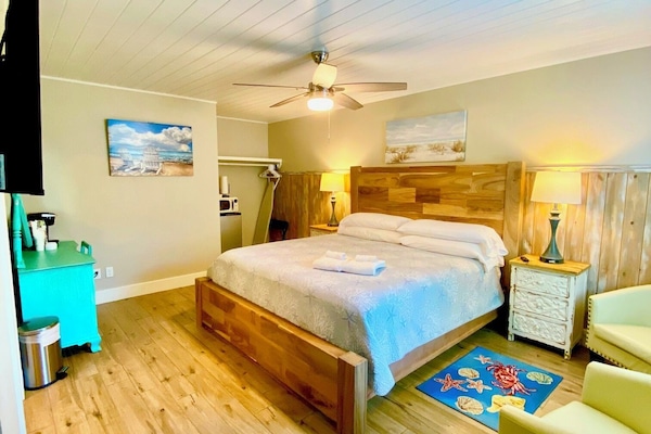 BĂŒgeleisen/BĂŒgelbrett, kostenloses WLAN, BettwĂ€sche