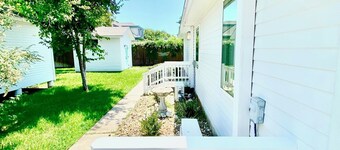 Cottage 4 located in town, walking distance to marina and festival grounds.