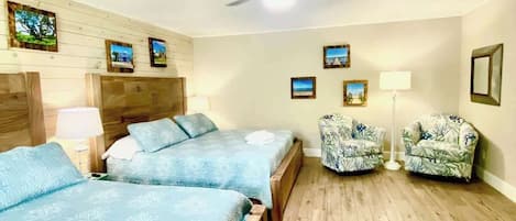 Bureau, fer et planche Ă repasser, Wi-Fi gratuit, draps fournis