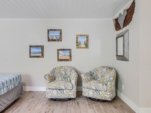 Interior - Coast Oaks Cottage 4 (Rockport)