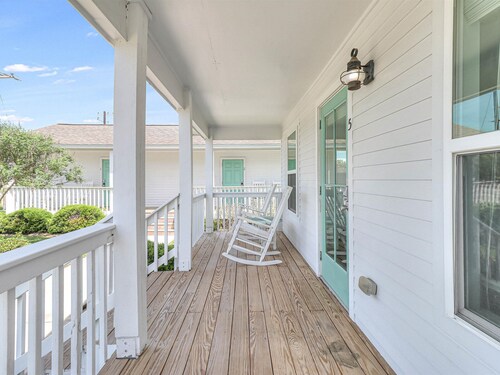 Cottage 5 located in town, walking distance to marina and festival grounds.