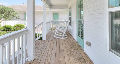 Cottage 5 located in town, walking distance to marina and festival grounds.