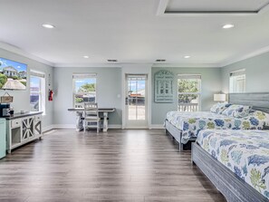 Una scrivania, ferro/asse da stiro, Wi-Fi gratuito, lenzuola