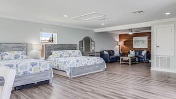 Bureau, fer et planche Ă repasser, Wi-Fi gratuit, draps fournis