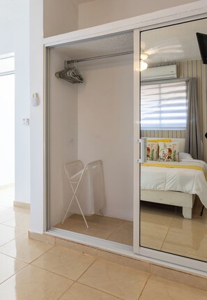 1 bedroom, in-room safe, desk, iron/ironing board
