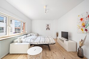 1 bedroom, desk, free WiFi, bed sheets