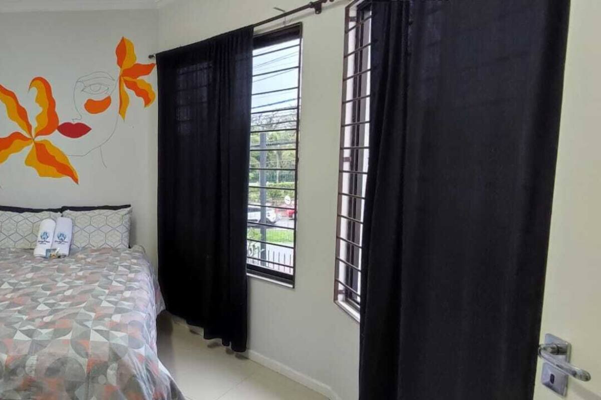 Laptop workspace, iron/ironing board, free WiFi