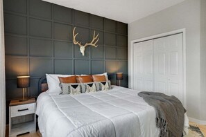 4 bedrooms, iron/ironing board, free WiFi, bed sheets