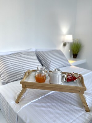 4 slaapkamers, een kluis op de kamer, een bureau