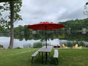 Terrace/patio - Lake Front home, dock w/2 kayaks, firepit, grill, pedal boat. Lv2 EV charger (Higganum)