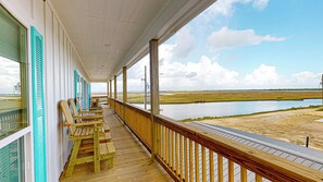 Terrace/patio - Rays a Hallelujah: 4  BR, 2.5  BA House in Port Bolivar, Sleeps 10 (Port Bolivar)