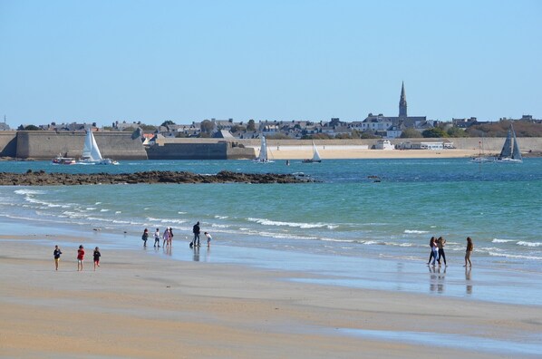 On the beach - Charming fisherman's cottage with garden 5 minutes from the beach (Port-Louis)