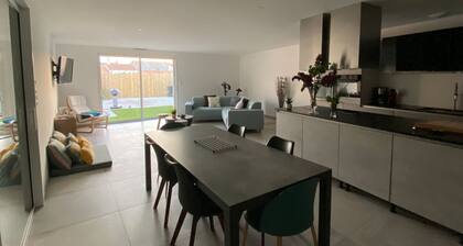 Havre de Paix avec Piscine Chauffée privée - Séjour Idéal en Famille ou Amis