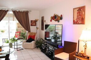 Älytelevisio, DVD-soitin, stereot