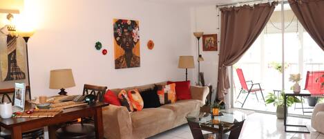 Smart TV, DVD player, stereo